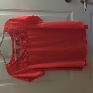 Torrid 00 100% Polyester Blouse that is great to wear over leggings or Jeggings.